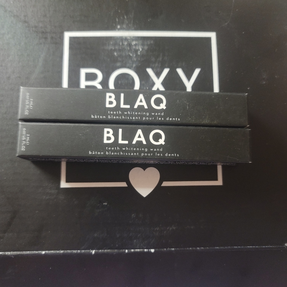 BLAQ teeth whitening wands